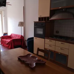 https://checchi-house.it-romehotels.com